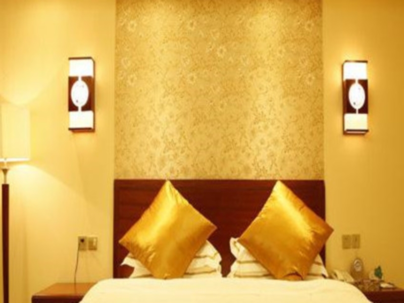 Home Inn Select (Yancheng No.1 Middle School Jinying Shopping Center Branch) 3*