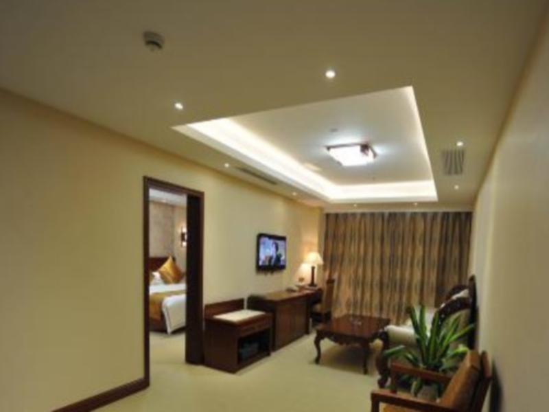 Home Inn Select (Yancheng No.1 Middle School Jinying Shopping Center Branch) 3*