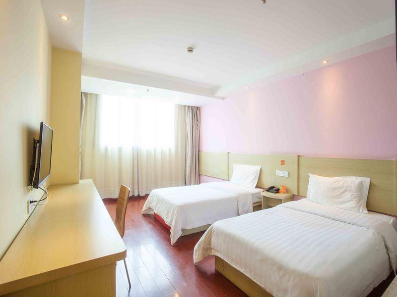 7 Days Inn Jiangmen Pengjiang Bridge North Branch 2*