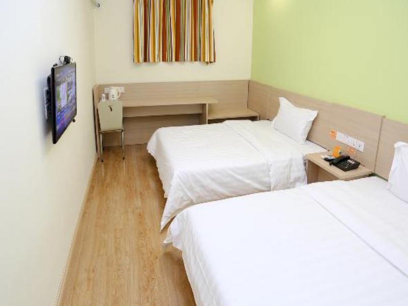 7Days Inn Chain Hotel (Xi'an West Shaomen Laodong Road Subway Station) 2*