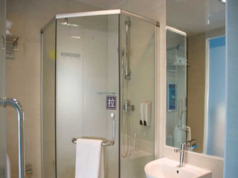 7 Days Inn (Shenzhen Longgang Shuanglong Subway Station ) 2*