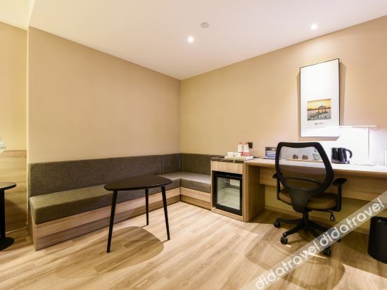 Atour Hotel (Langfang  Wanda Plaza Xichang Road) 4*