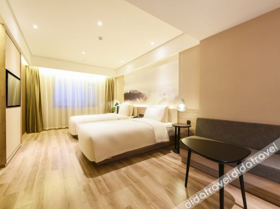 Atour Hotel (Langfang  Wanda Plaza Xichang Road) 4*