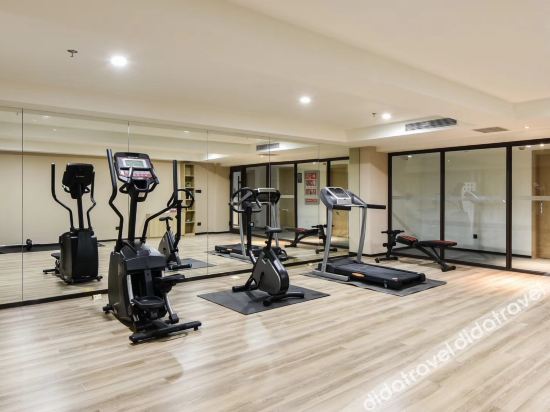 Atour Hotel (Langfang  Wanda Plaza Xichang Road) 4*