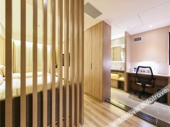 Atour Hotel (Langfang  Wanda Plaza Xichang Road) 4*