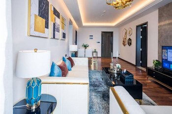 Platinum Stearns Hotel 0*