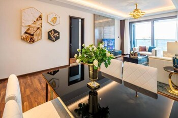 Platinum Stearns Hotel 0*