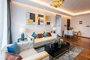 Platinum Stearns Hotel 0*