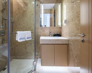 Platinum Stearns Hotel 0*