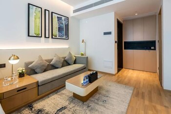 Platinum Stearns Hotel 0*
