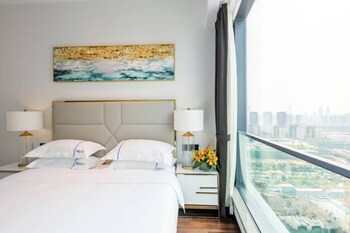 Platinum Stearns Hotel 0*