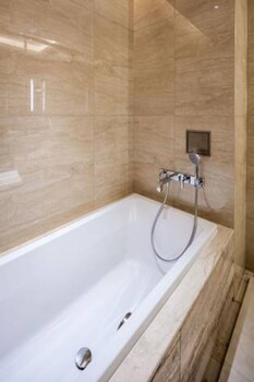 Platinum Stearns Hotel 0*