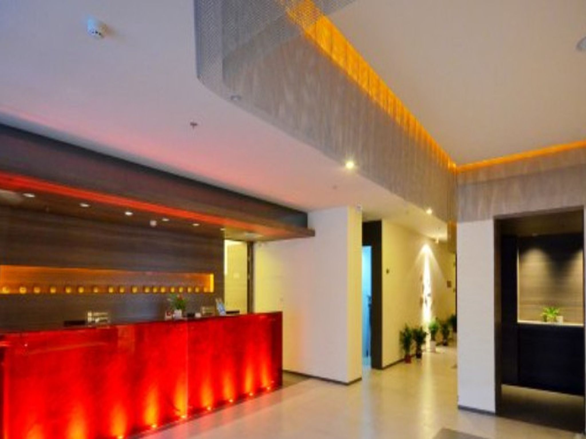 Jinjiang Inn Select (Hubei University of Economics Branch, Wuhan Media College Branch) 3*