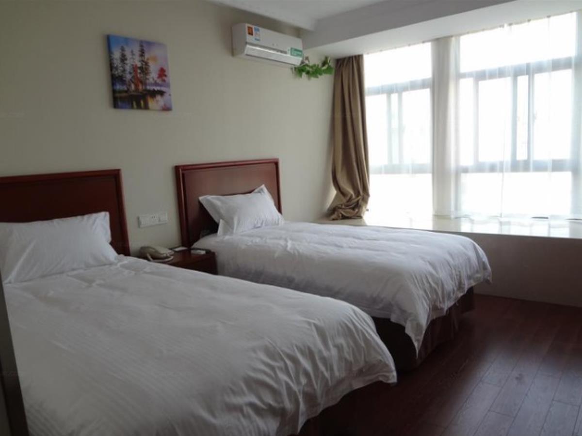 GEM Hotel (Nanjing Dachang Xinhua Road Pedestrian Street) 3*