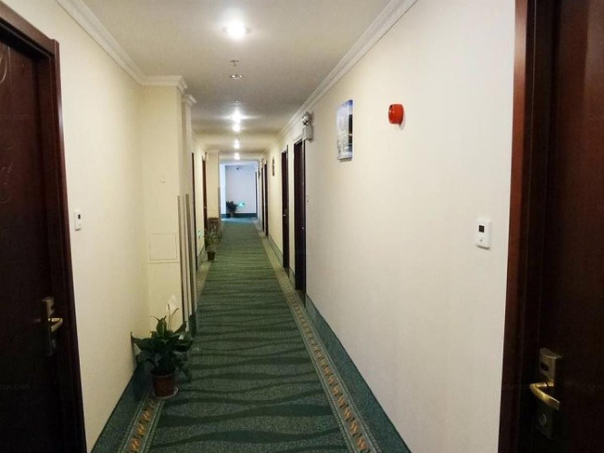 GEM Hotel (Nanjing Dachang Xinhua Road Pedestrian Street) 3*