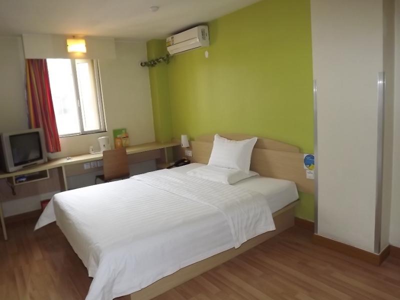 7 Days Sunshine Hotel (Bazhou Shengfang) 2*
