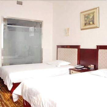 Homeinn Selected Hotel (Shijiazhuang Tiedao University Yitang Subway Station) 3*