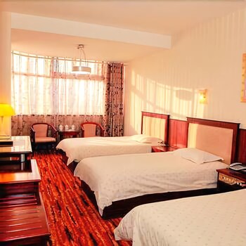 Homeinn Selected Hotel (Shijiazhuang Tiedao University Yitang Subway Station) 3*