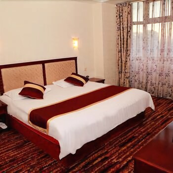 Homeinn Selected Hotel (Shijiazhuang Tiedao University Yitang Subway Station) 3*