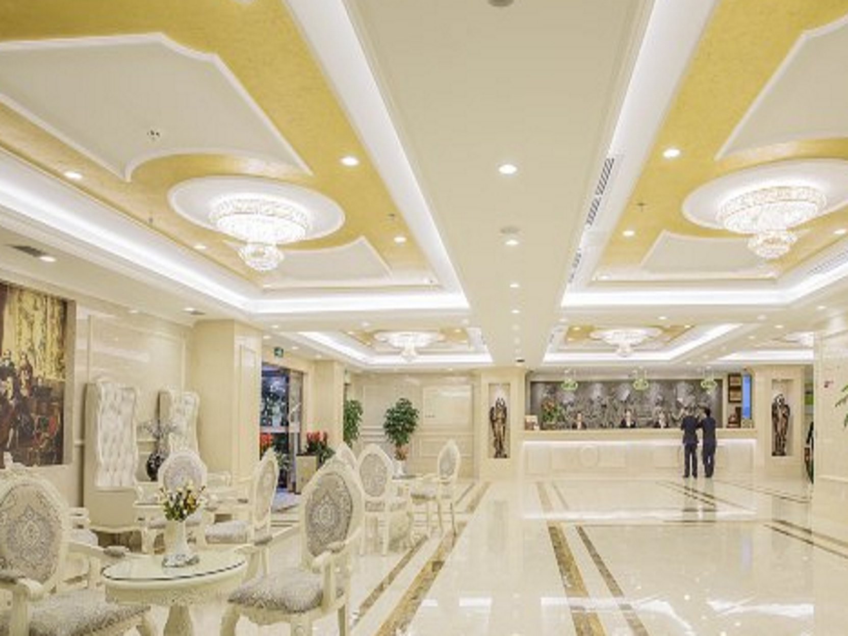 Vienna Hotel (Guiyang Jiaxiulou Airport Road) 3*