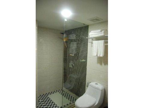 Baiyue Hotel (Huizhou West Lake) 2*