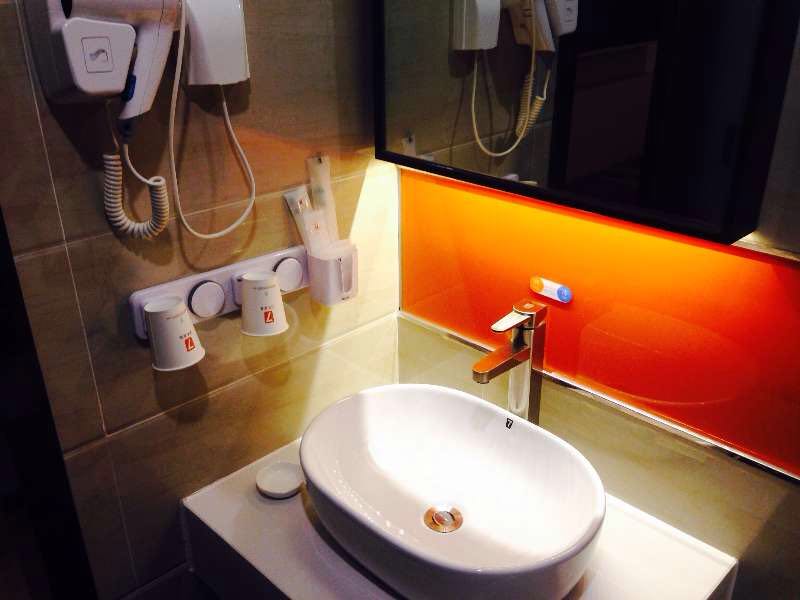 7 Days Premium Shenuang Olympic Sports Center Metro Station 2*