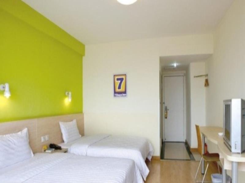 7 Days Inn ( Panlongcheng  Branch,Wuhan Airport) 2*