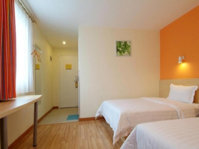 7 Days Inn ( Panlongcheng  Branch,Wuhan Airport) 2*