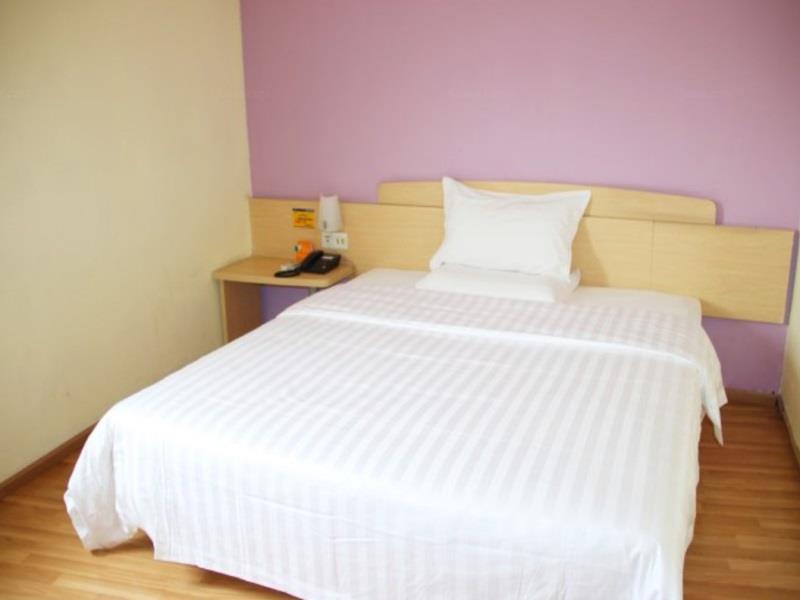 7 Days Inn ( Panlongcheng  Branch,Wuhan Airport) 2*