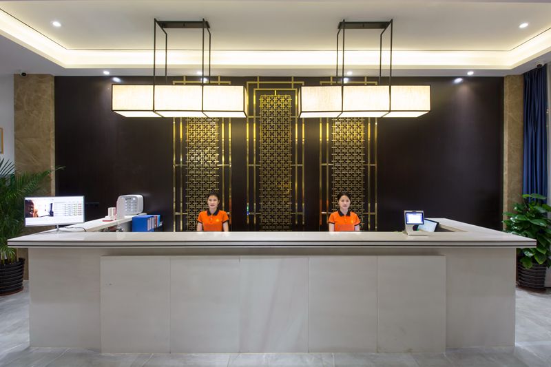 Metropolis Hotel (Sanya Bay Coconut Dream Corridor) 3*