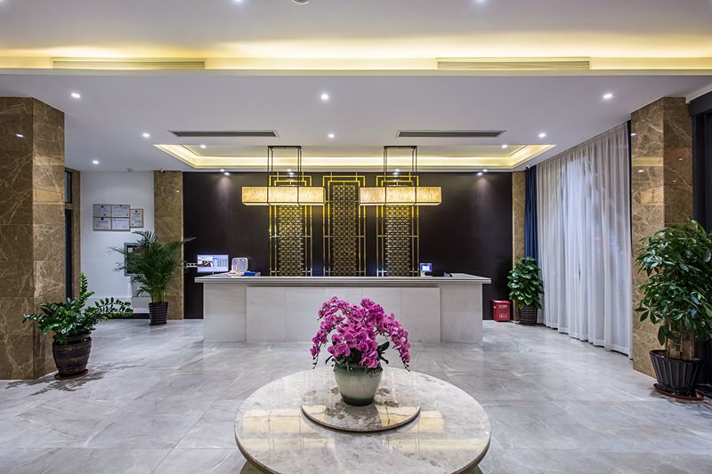 Metropolis Hotel (Sanya Bay Coconut Dream Corridor) 3*