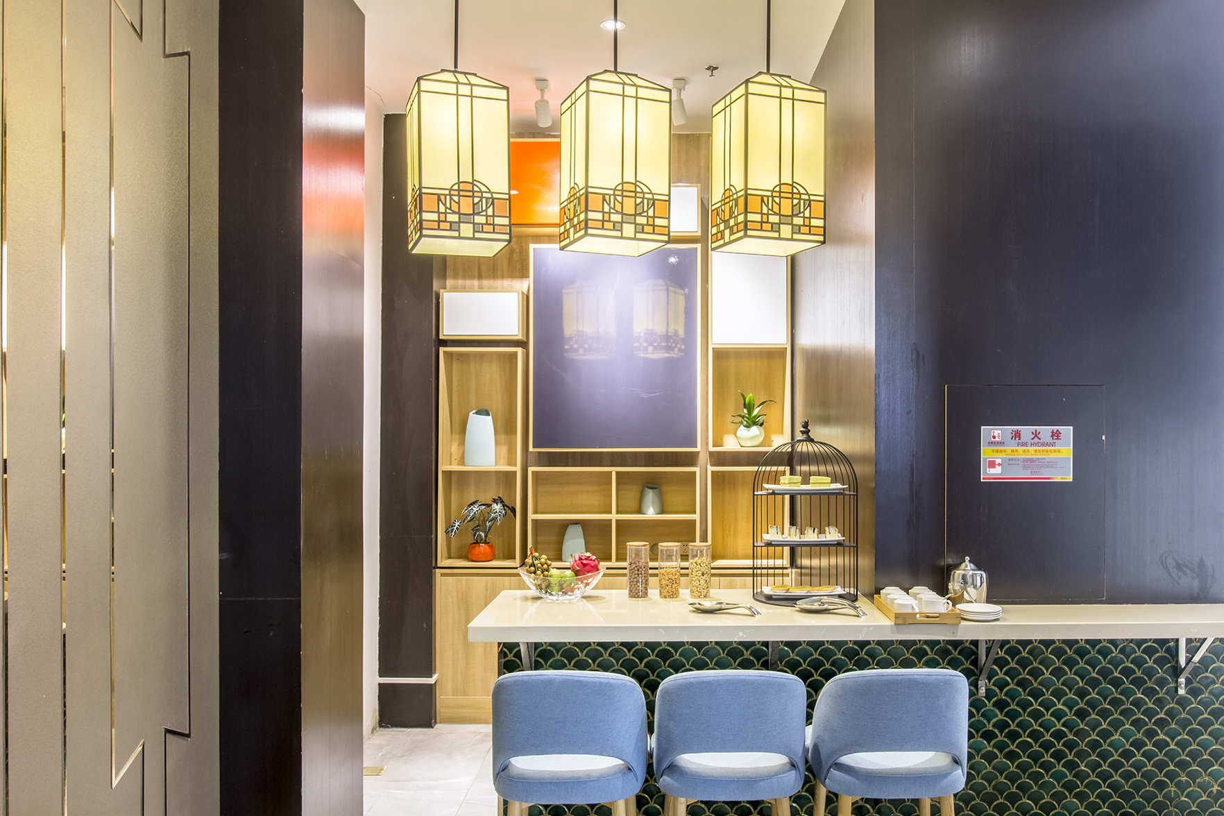 Metropolis Hotel (Sanya Bay Coconut Dream Corridor) 3*