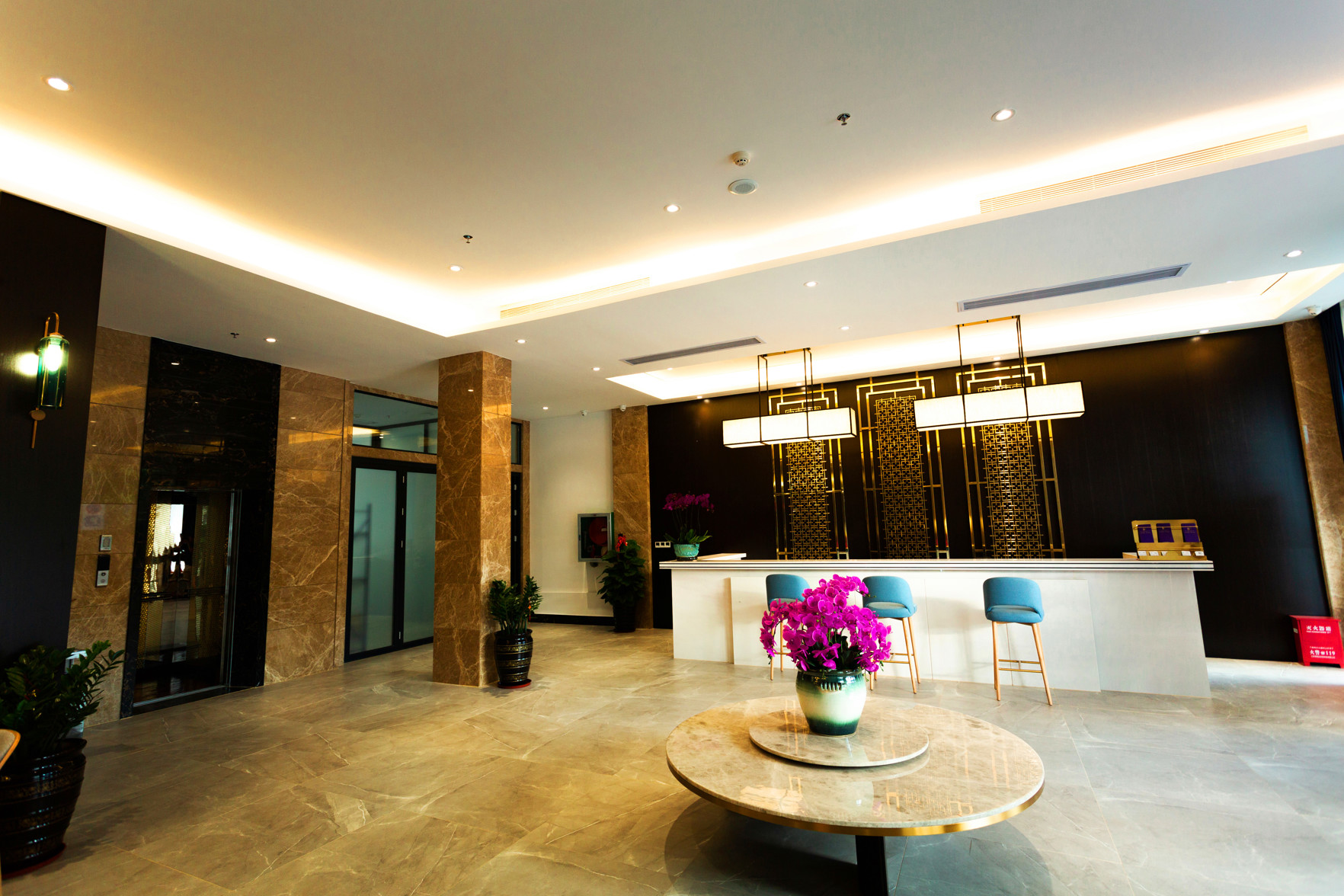 Metropolis Hotel (Sanya Bay Coconut Dream Corridor) 3*