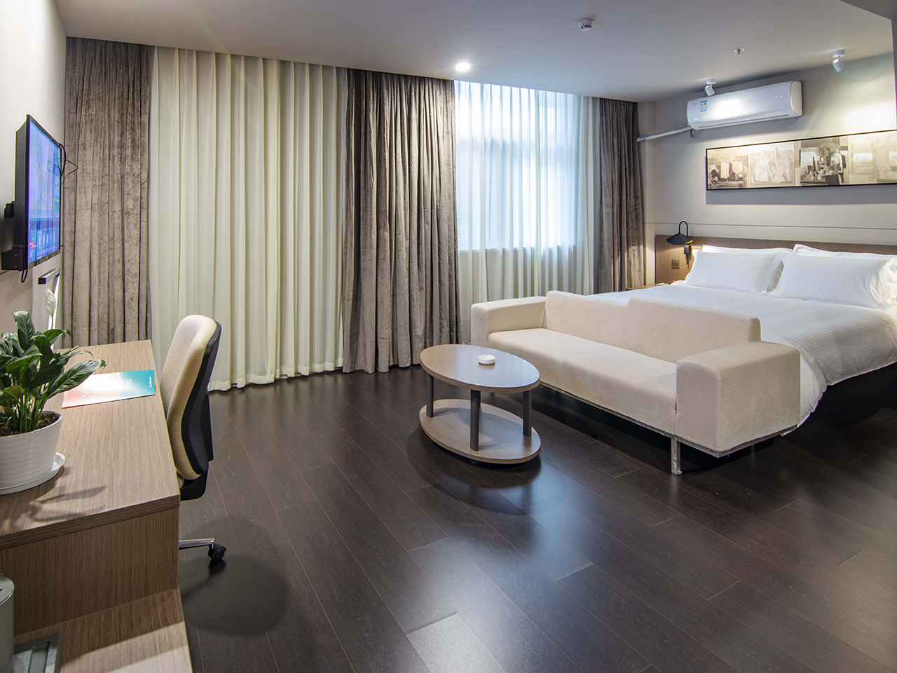 City Garden Hotel Chain (Chizhou Vocational College Xiushanmen Millennium Ancient City Building ) 2*