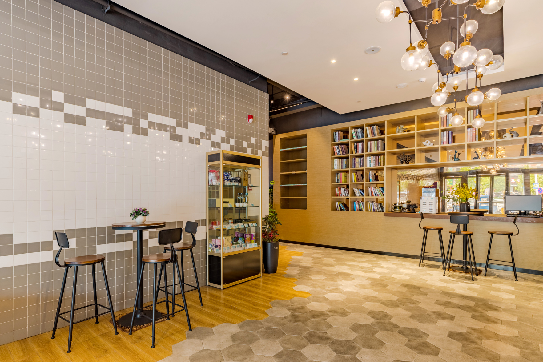 City Garden Hotel Chain (Chizhou Vocational College Xiushanmen Millennium Ancient City Building ) 2*