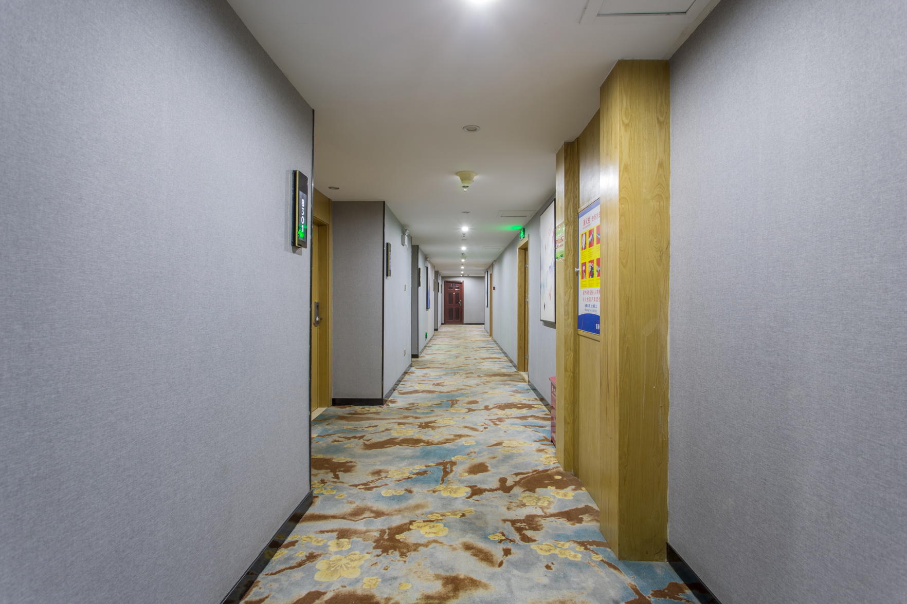Yeste Hotel (Nanning Shizitang Metro Station Branch) 2*