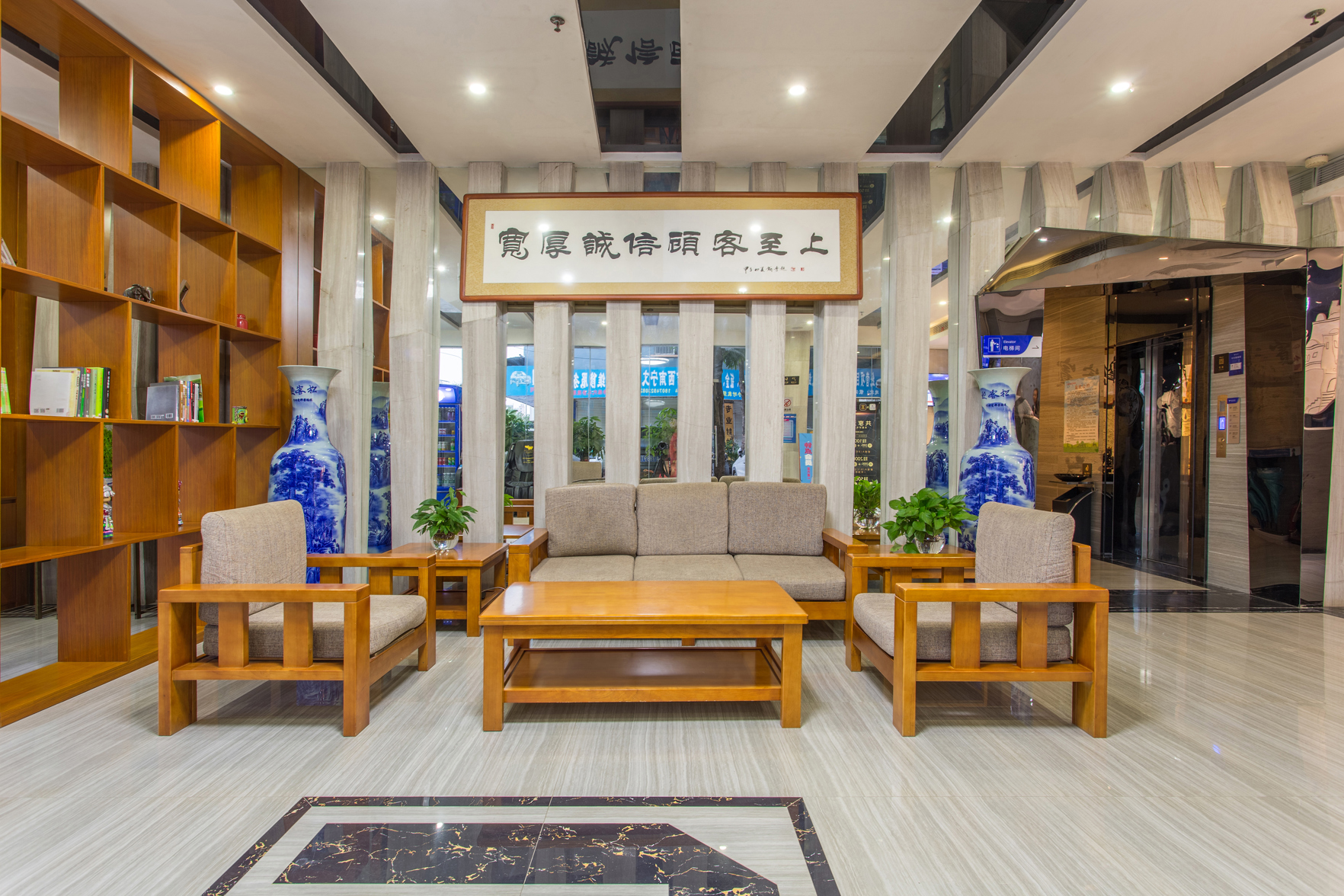 Yeste Hotel (Nanning Shizitang Metro Station Branch) 2*
