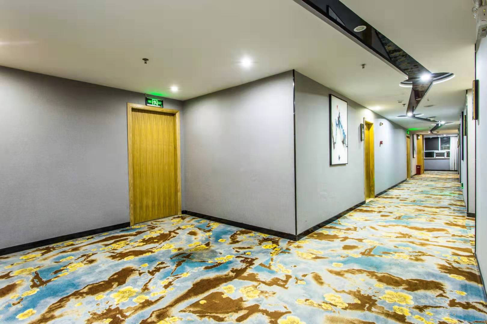 Yeste Hotel (Nanning Shizitang Metro Station Branch) 2*