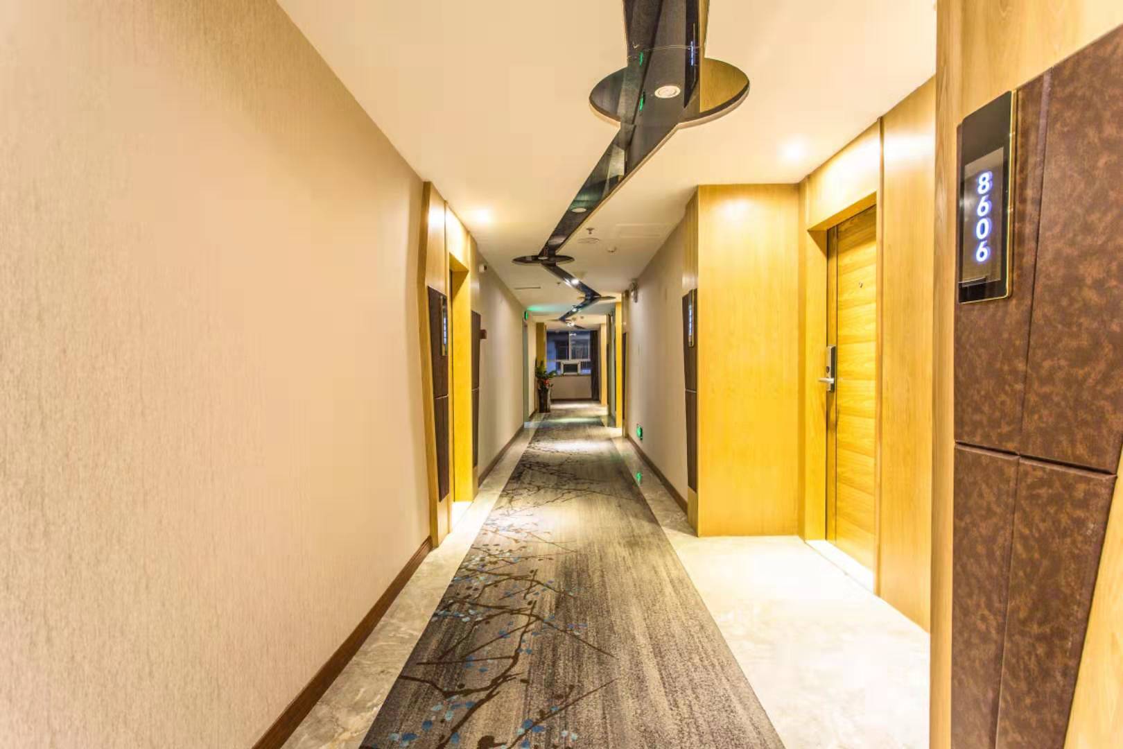 Yeste Hotel (Nanning Shizitang Metro Station Branch) 2*