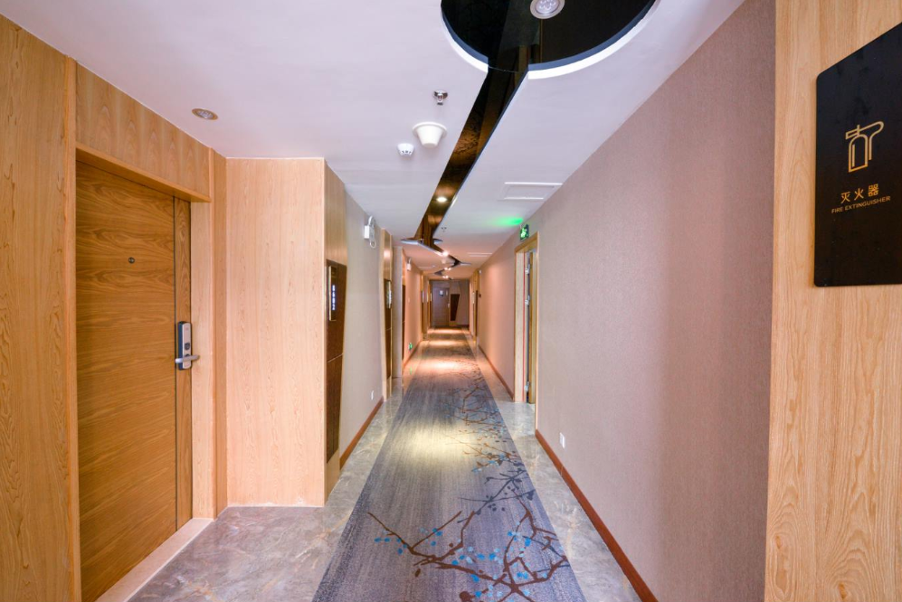Yeste Hotel (Nanning Shizitang Metro Station Branch) 2*