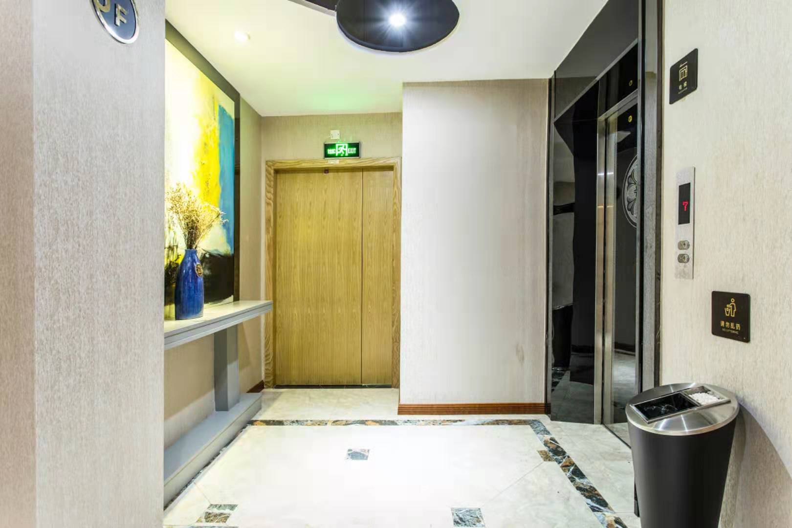 Yeste Hotel (Nanning Shizitang Metro Station Branch) 2*