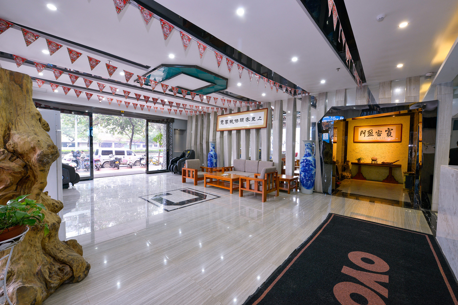 Yeste Hotel (Nanning Shizitang Metro Station Branch) 2*