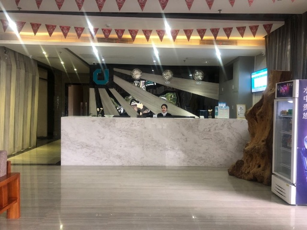 Yeste Hotel (Nanning Shizitang Metro Station Branch) 2*