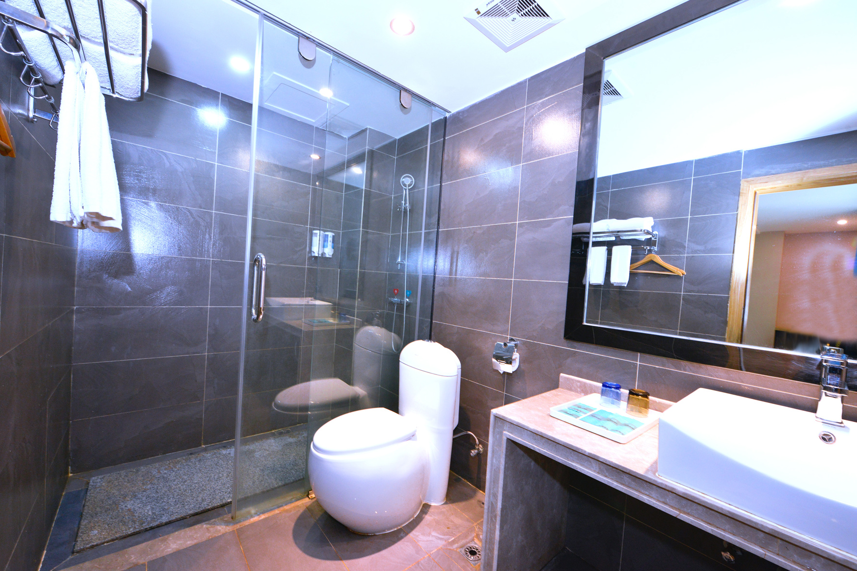 Yeste Hotel (Nanning Shizitang Metro Station Branch) 2*