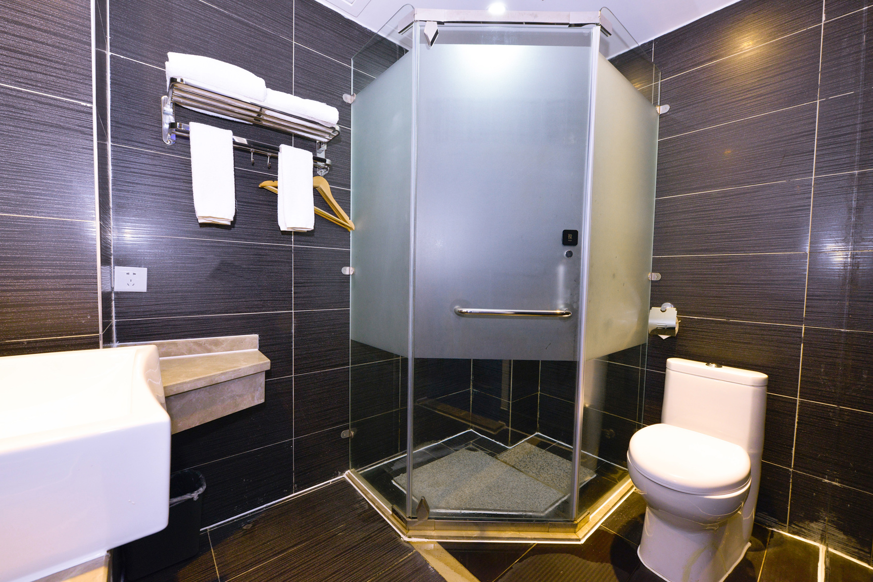 Yeste Hotel (Nanning Shizitang Metro Station Branch) 2*