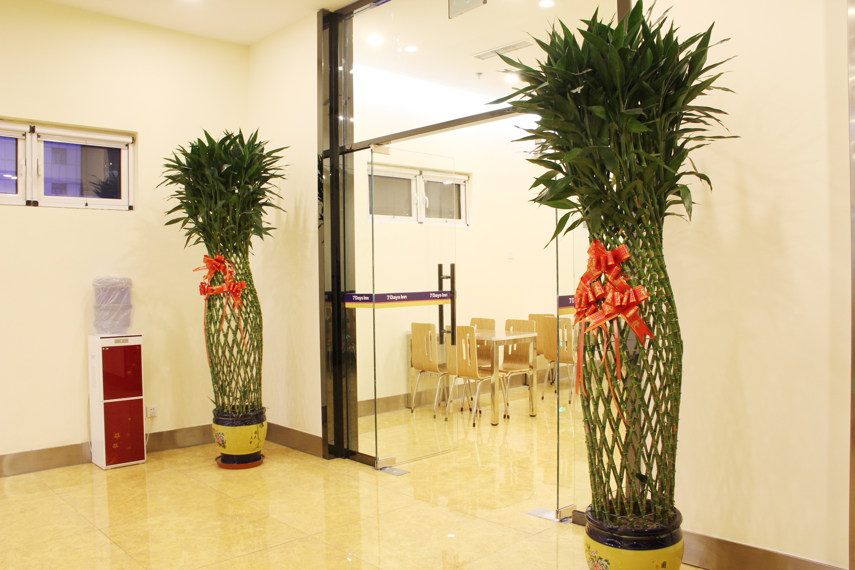 7Days Inn Chain Hotel (Tianjin Jiaotong Institute Caozhuang Subway Station) 2*