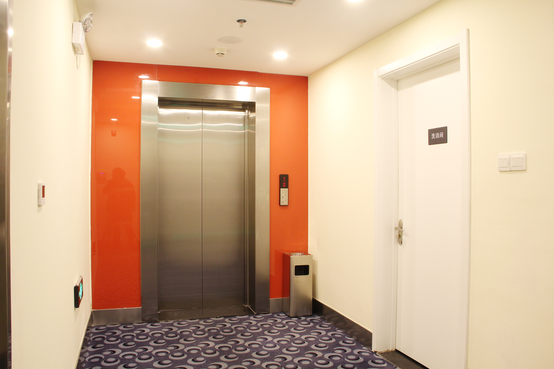 7Days Inn Chain Hotel (Tianjin Jiaotong Institute Caozhuang Subway Station) 2*