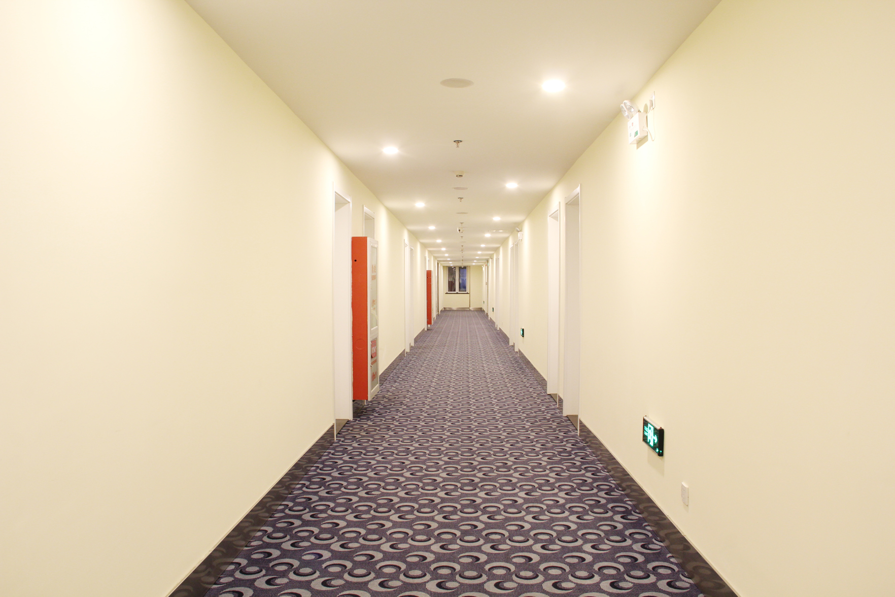7Days Inn Chain Hotel (Tianjin Jiaotong Institute Caozhuang Subway Station) 2*