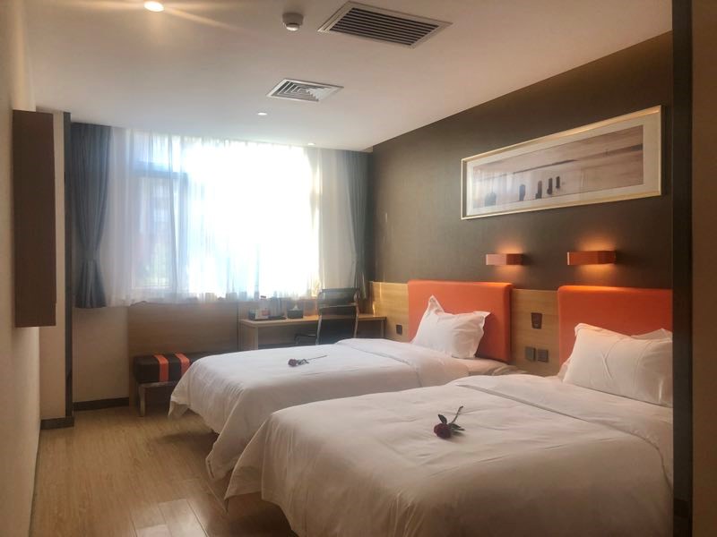 7 Days Premium Hotel (Beijing Langxinzhuang Subway Station) 2*