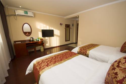 Heyi Zhige Hotel (Taiye International Plaza Branch, Dali High speed Railway Station) 2*